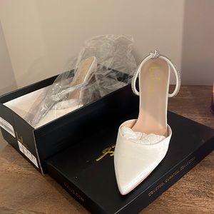 NEW IN BOX - White Rhinestone Wedding Shoes